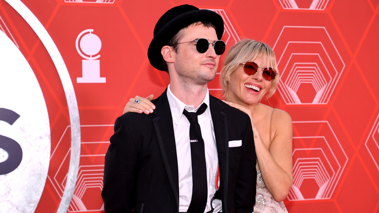   Tom Sturridge en Sienna Miller