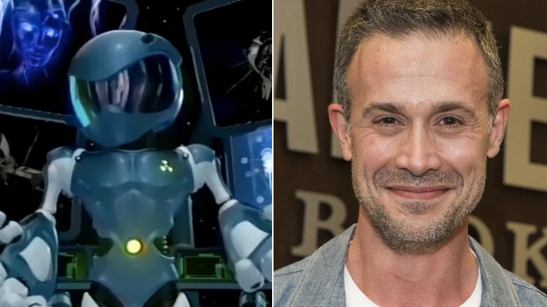 TOM 2 gesturing & Freddie Prinze Jr. smiling