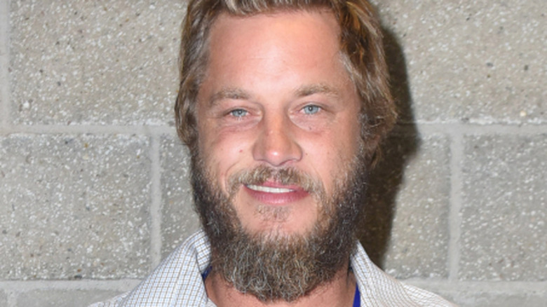 Fimmel in front of wall