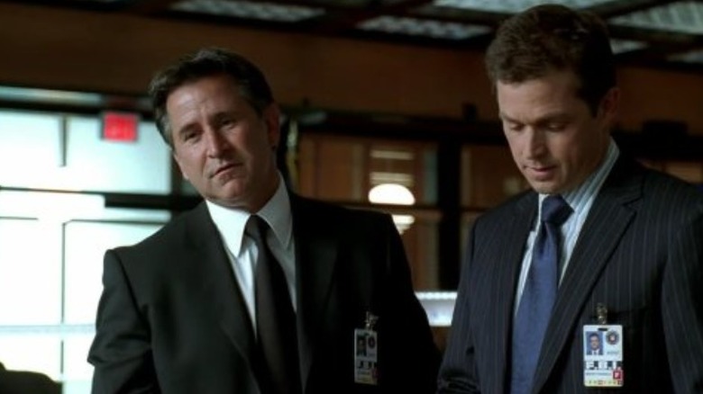 Eric Close and Anthony LaPaglia as FBI agents