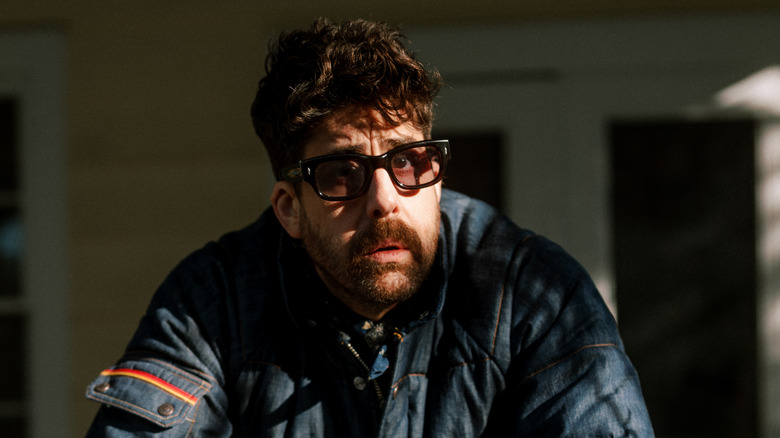 Adam Goldberg in glasseds