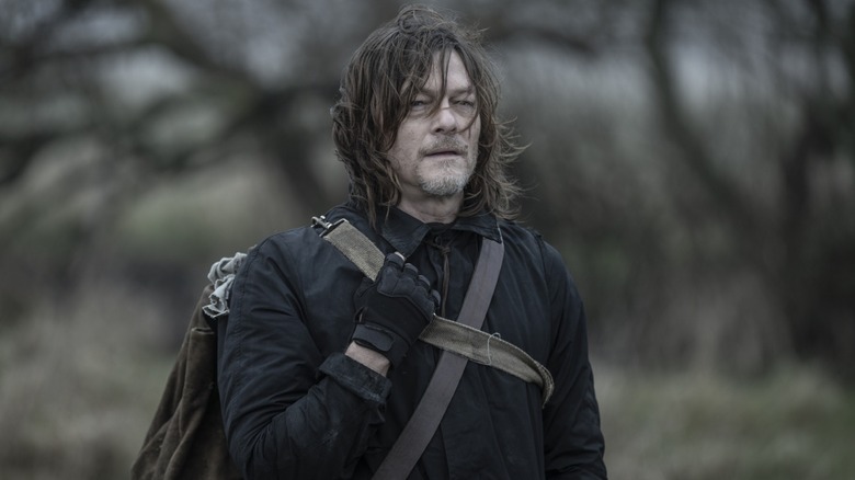 Daryl carrying pack black jacket