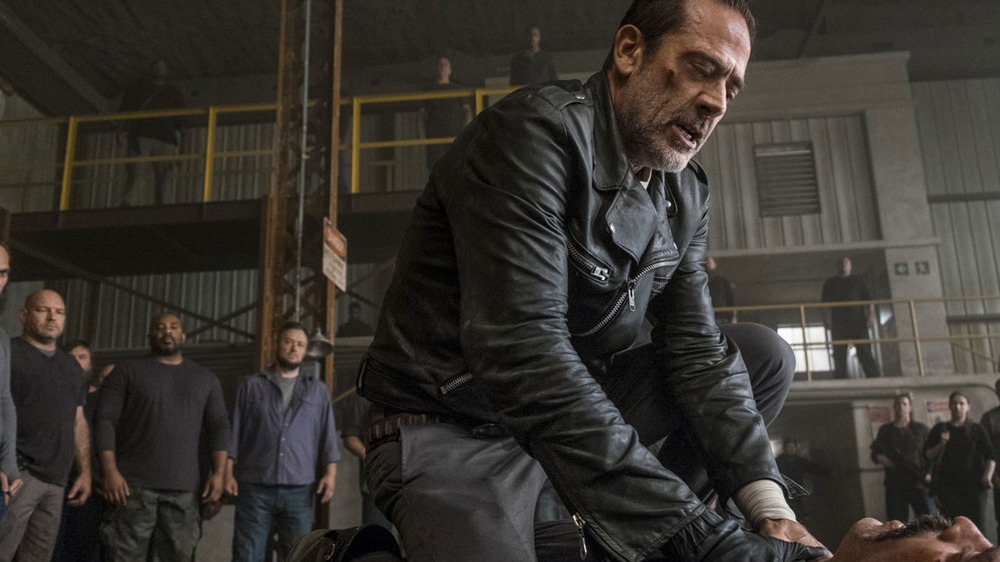 Negan finishes off Simon