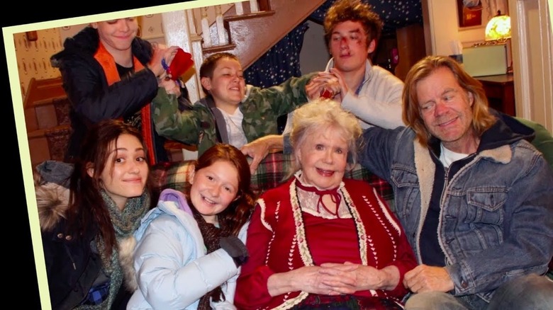   Una família Gallagher escenificada amb"Aunt Ginger"