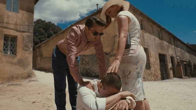 Roman and Shiv comforting Kendall
