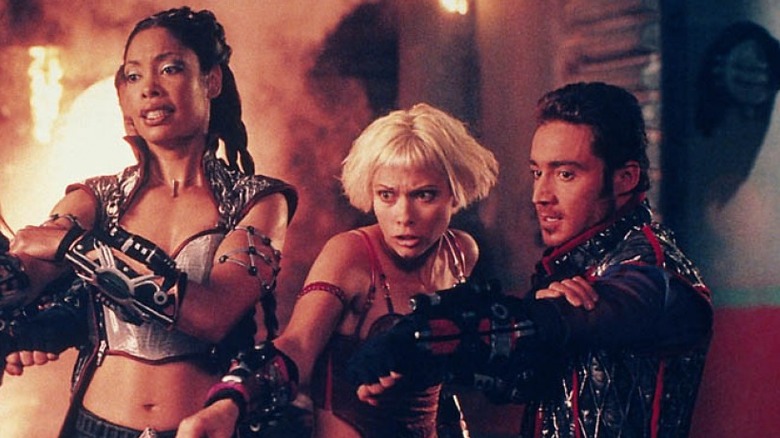 Cleopatra 2525 warriors look down