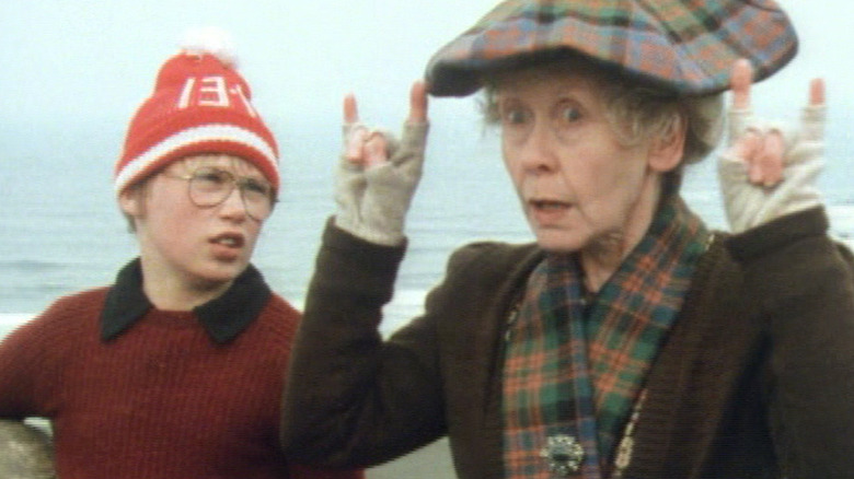 Super Gran uses her powers