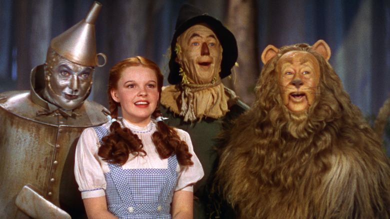 The Oz gang sings