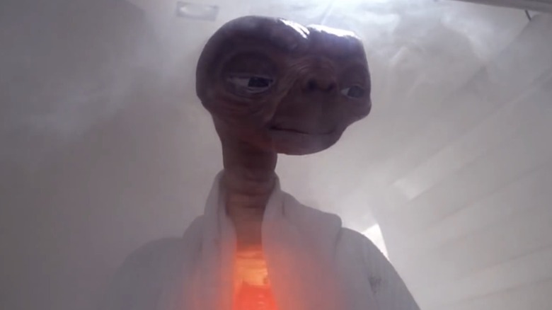 ET with glowing heart
