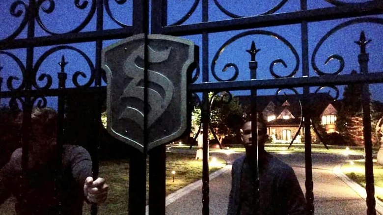 Salvatore school gates at night
