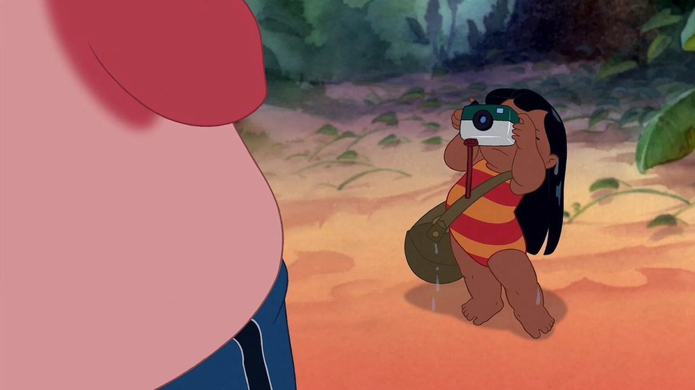 Lilo taking a picture