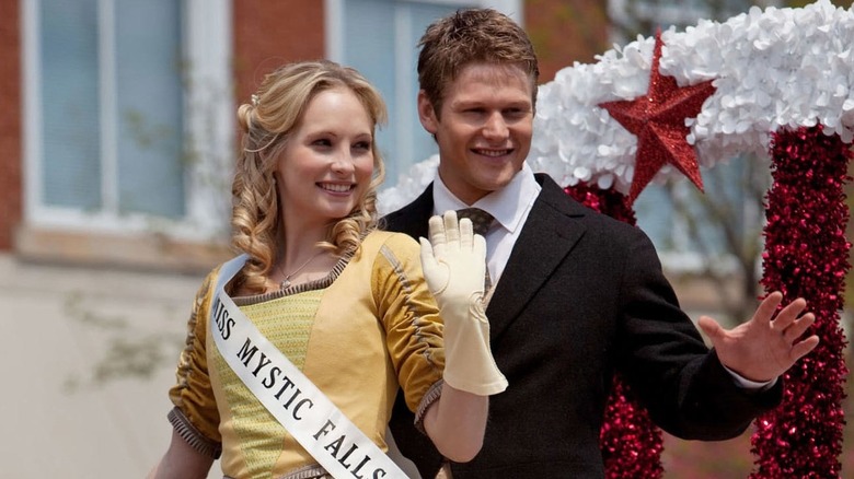 Caroline and Matt wave