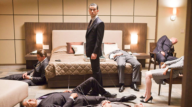 Arthur in hotel room