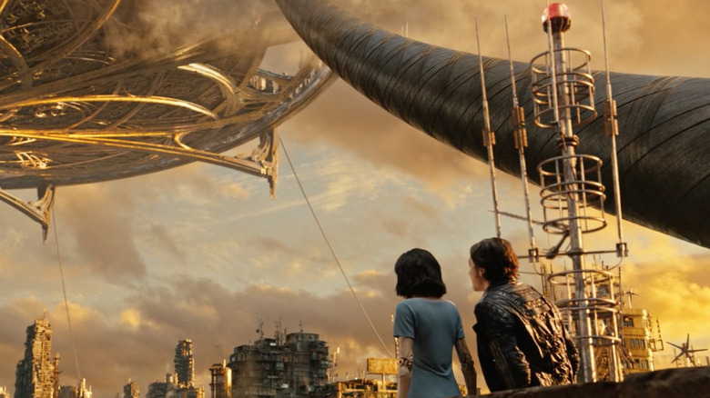 Hugo and Alita in Iron City