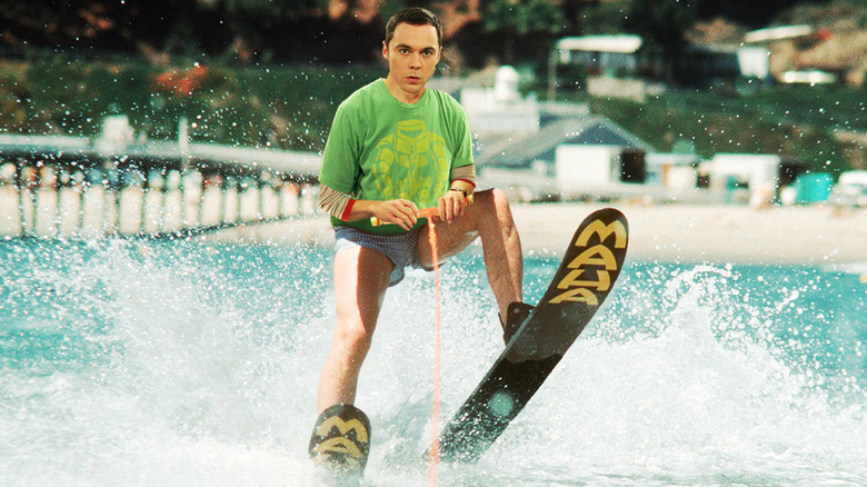 Sheldon on waterskiis 