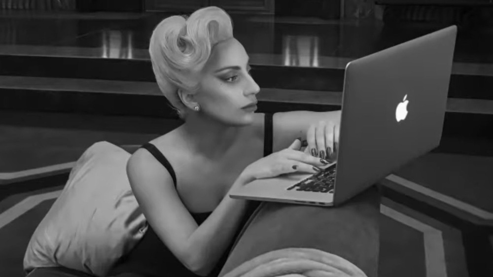 Lady Gaga working on a Mac