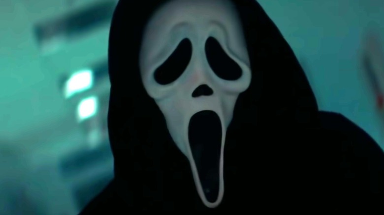 Ghostface appears in Scream 