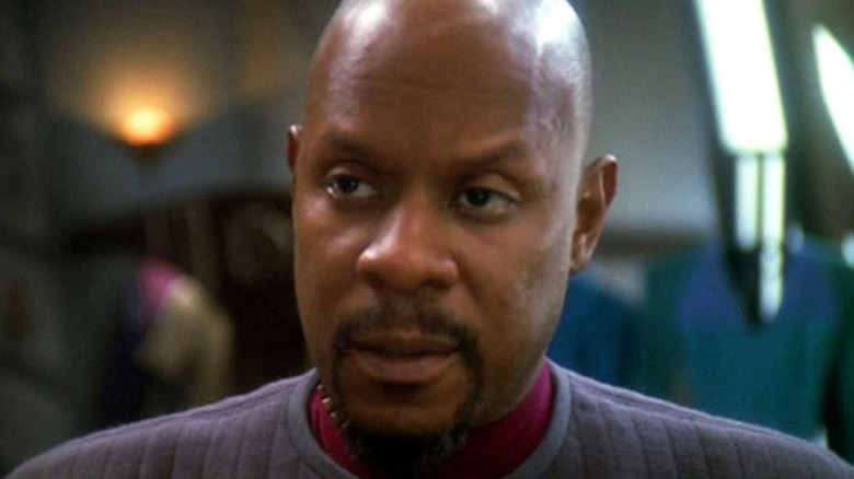 Sisko looks left