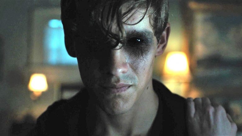 Brenton Thwaites evil Robin on Titans