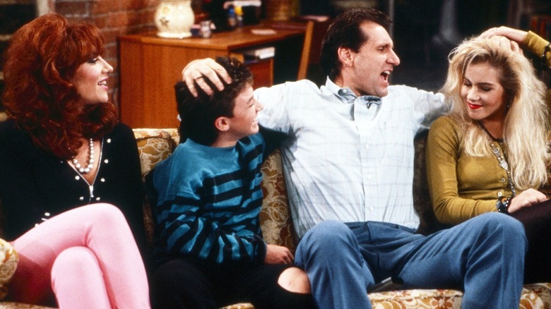 Al Bundy family on the couch
