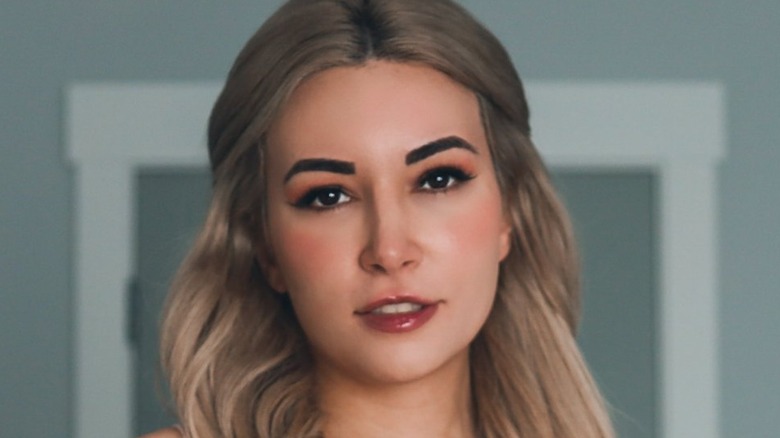 Makeup alinity no Grimes Teen