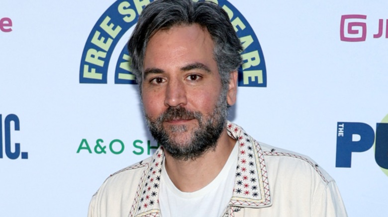 Josh Radnor posing for photo