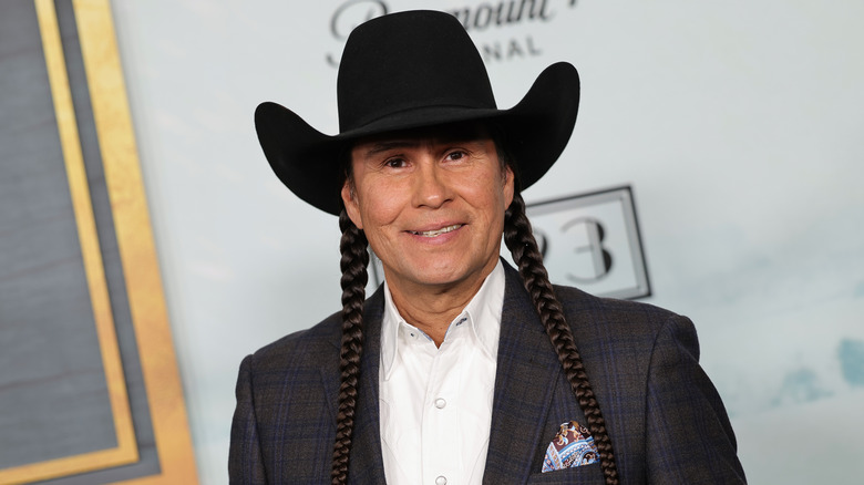 Moses Brings Plenty smiles on the red carpet