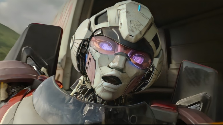 Autobot Arcee with a surprised expression 