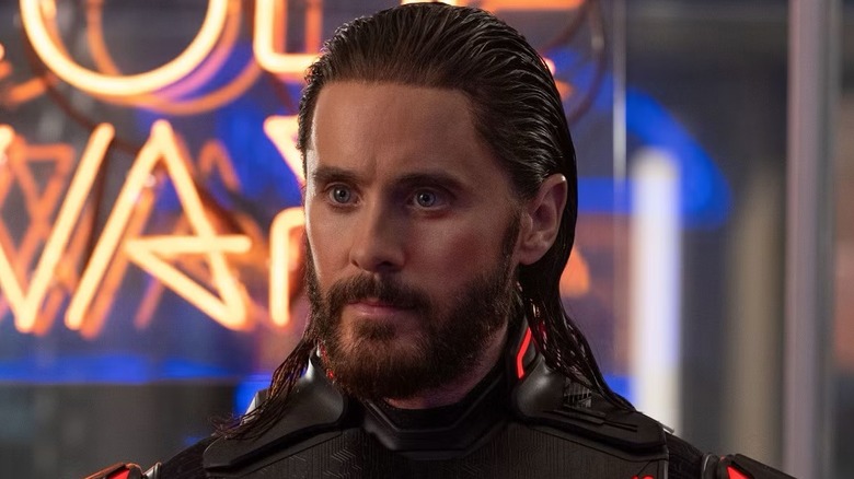 Ares in an Encom office in Tron: Ares