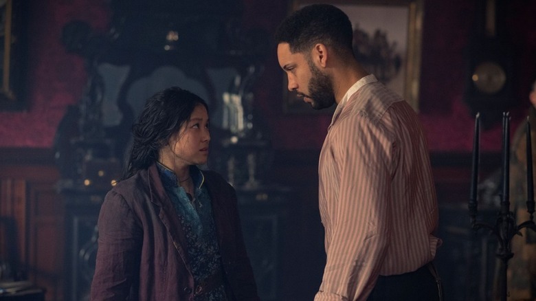 Bea and Watson talking on "The Irregulars" (2021)