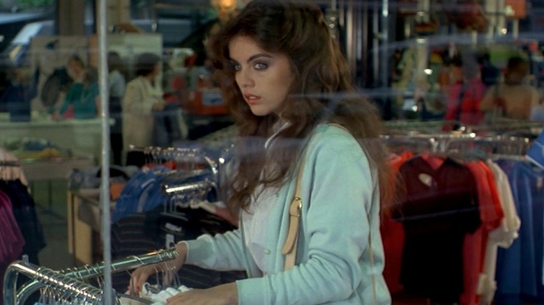 Elsa Manni shopping in Tenebre