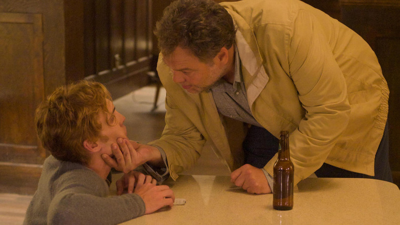 Vincent D'Nofrio grabbing a kid