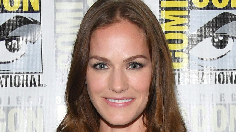 Actor Kelly Overton