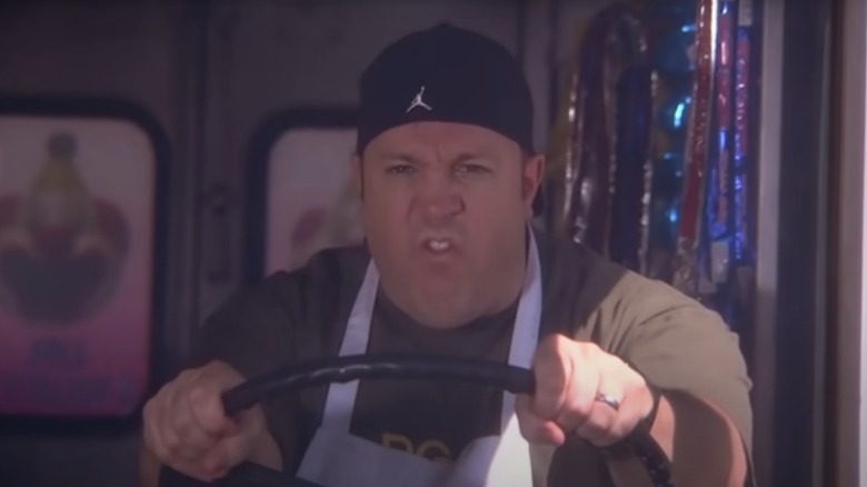 Kevin James on The King of Queens, Season 9, Episode 1