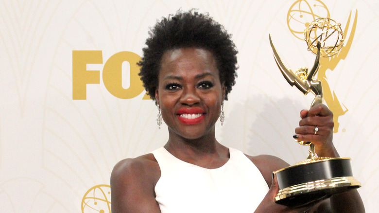 Viola Davis holding an Emmy