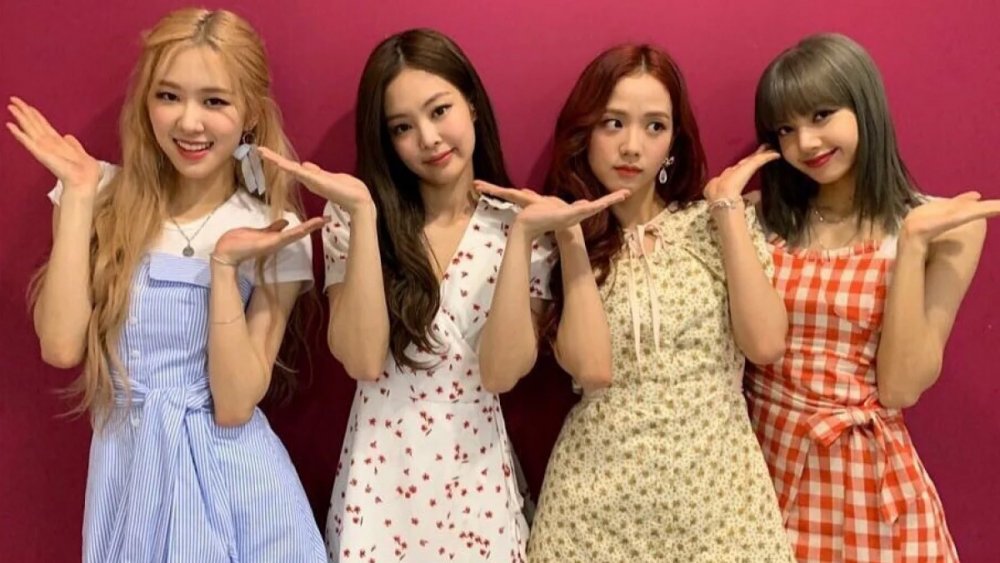 Blackpink in more casual clothing