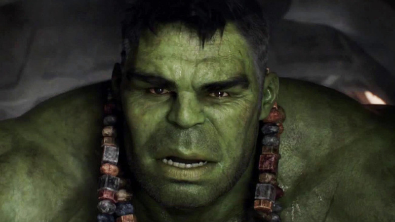 Hulk wearing Sakaaran necklaces