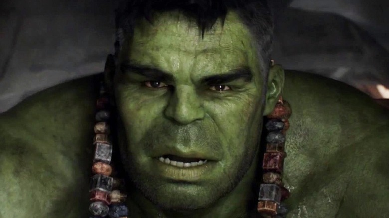 Hulk wearing Sakaaran necklaces