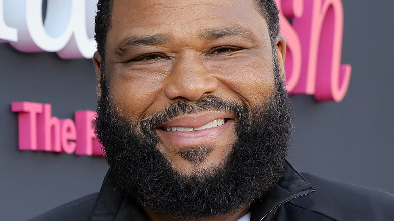 Anthony Anderson smiling