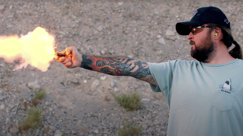 Chumlee fires the key gun