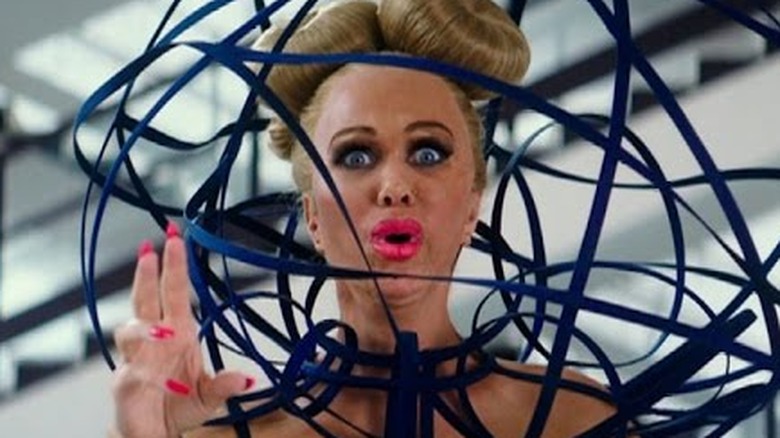 Jacobim and Alexanya kissing