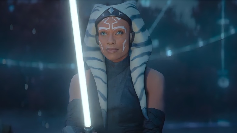 Ashoka Tano wielding lightsaber