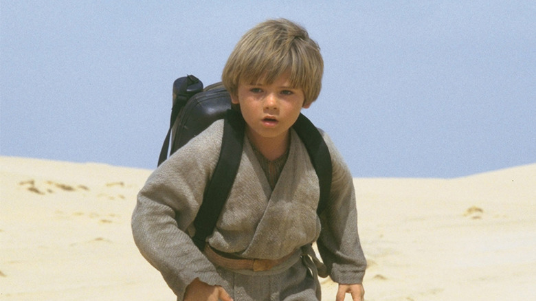 Anakin Skywalker running on Tatooine