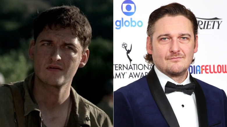 Stone talks to another soldier, Toby Leonard Moore on red carpet