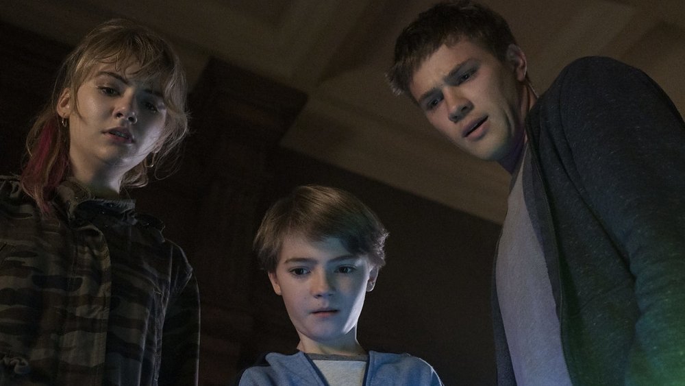 Emilia Jones as Kinsey Locke, Jackson Robert Scott as Bode Locke, and Connor Jessup as Tyler Locke