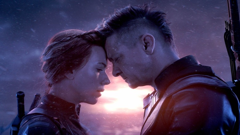 Hawkeye leaning against Black Widow