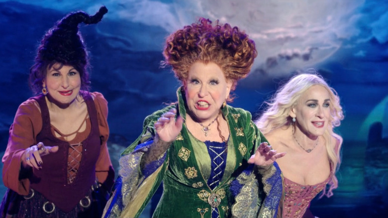 Mary, Winifred, and Sarah singing in Hocus Pocus 2