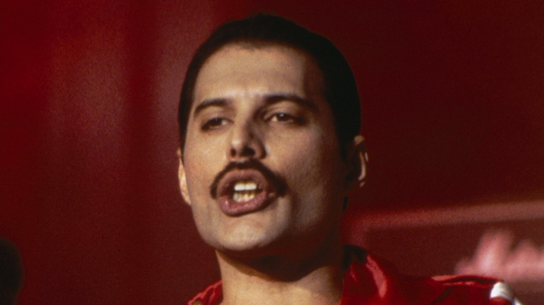 Freddie Mercury singing
