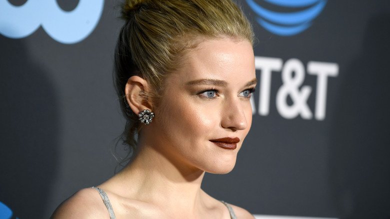 Julia Garner on carpet