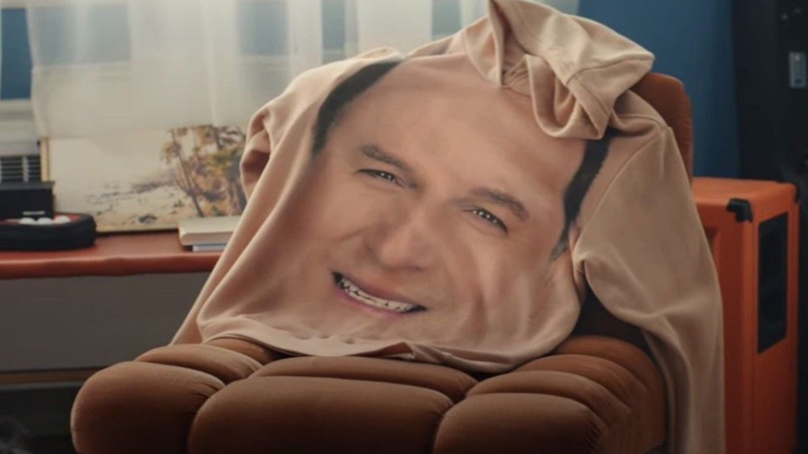 What Only Seinfeld Fans Notice About Tide's Jason Alexander Hoodie Commercial